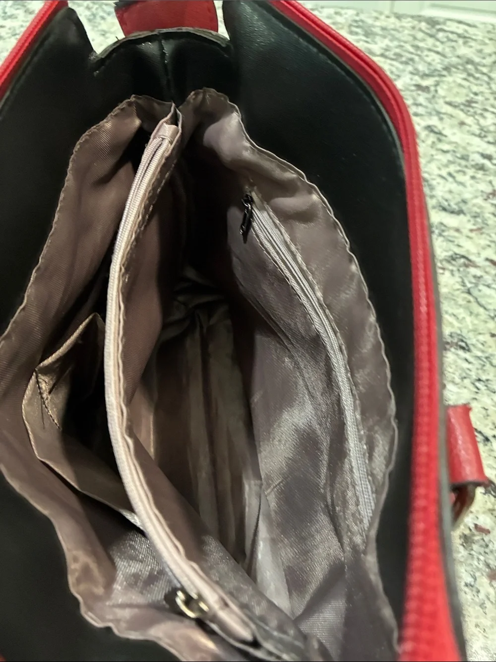 Red Croc-Embossed Women’s Shoulder Bag Two Font Zippers are not for storage